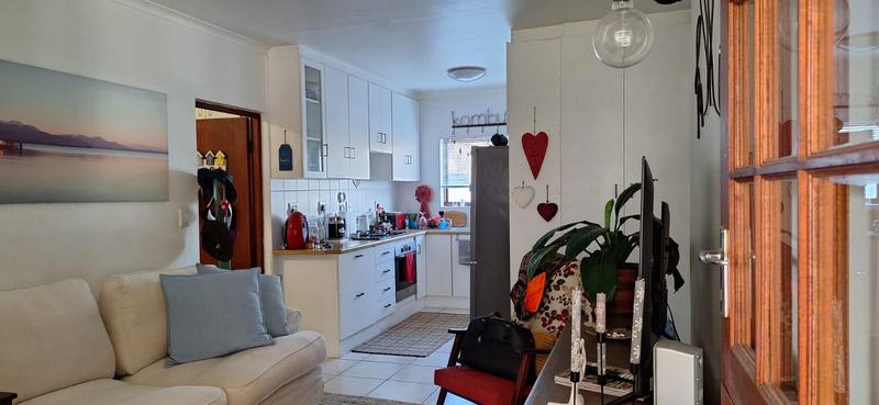 2 Bedroom Property for Sale in Sandbaai Western Cape